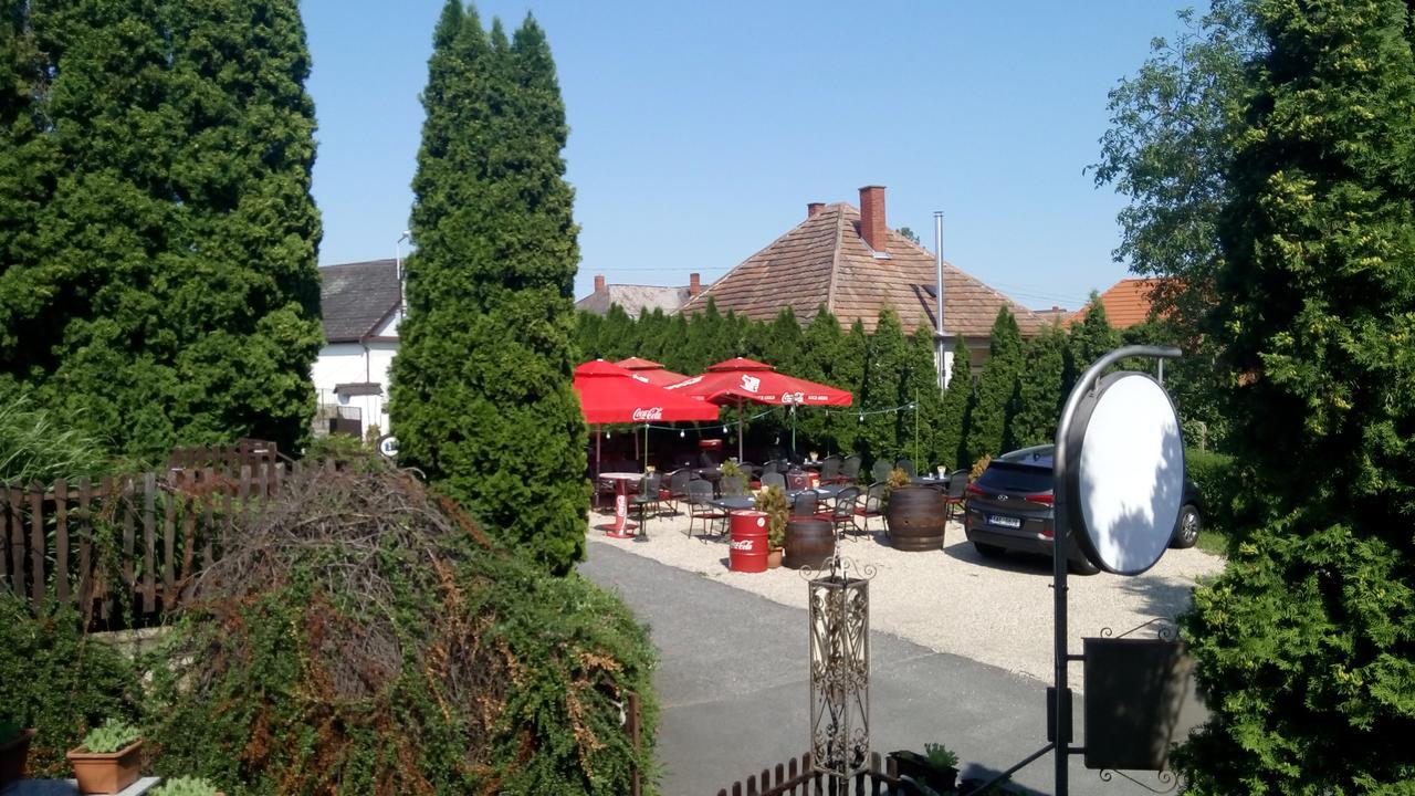 Feherlo Vendeghaz & Restaurant Bük Eksteriør bilde
