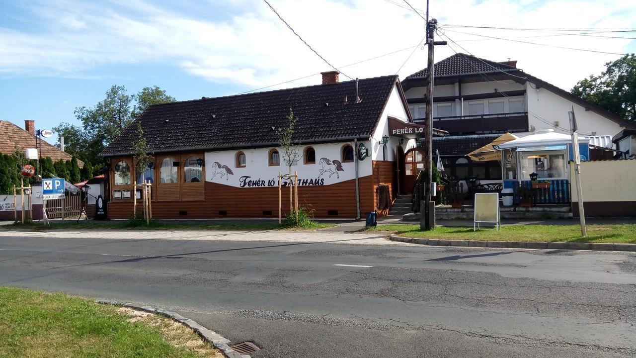 Feherlo Vendeghaz & Restaurant Bük Eksteriør bilde