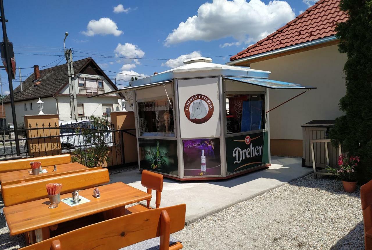 Feherlo Vendeghaz & Restaurant Bük Eksteriør bilde